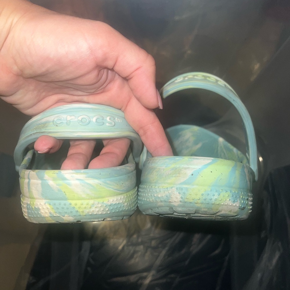 Crocs Classic Marbled Clog - Picture 4 of 5